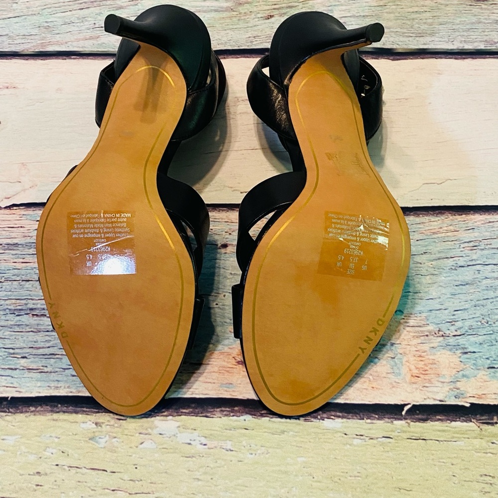 NWT DKNY Women’s Black IvyLeather Sandal 7 - Picture 5 of 6